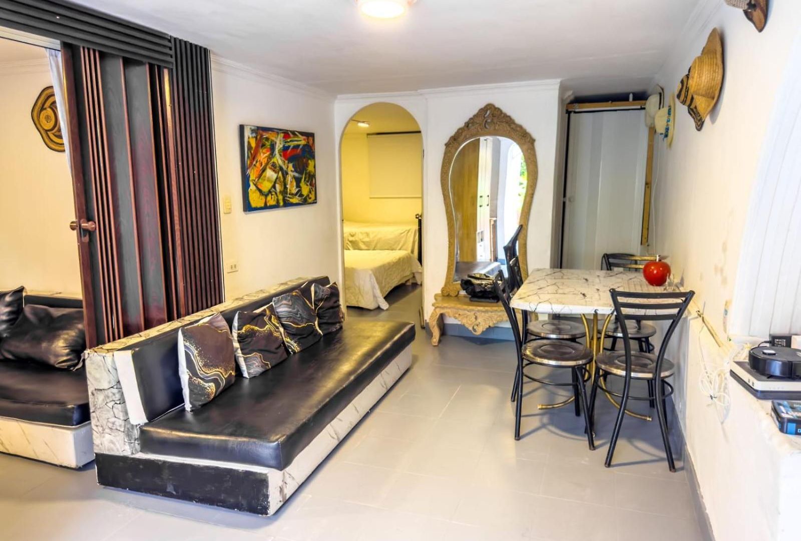 Colonial San Diego 3br *